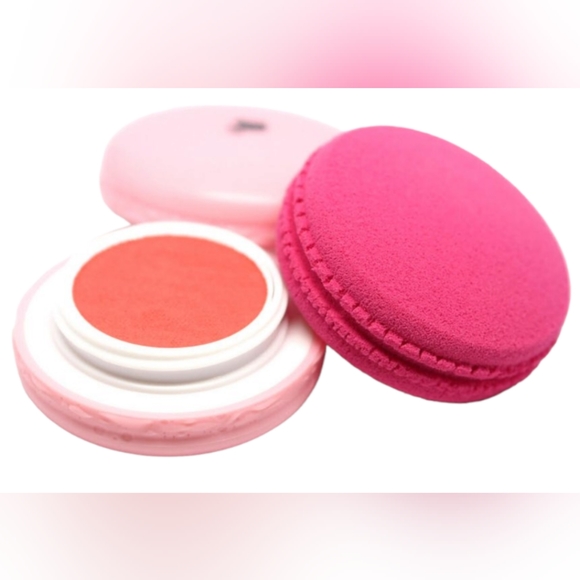 New in Box Lancome Le Petit Macaron Rosy Glow Blush & Blender Limited Edition - Picture 7 of 7